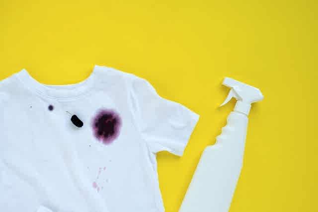 Kuru temizlemede leke çıkarma ütüleme işlemleri nasıl olur?